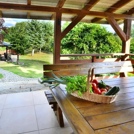 By The Lake, Private Garden, Oswino, Cleaning Included 펜션 *